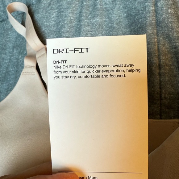 NWT Nike Alate sport bra S - Picture 6 of 8